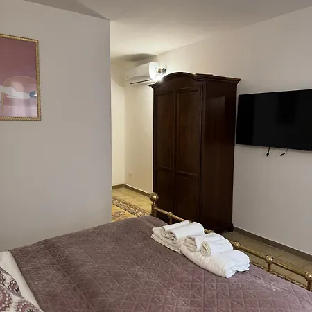 Rosa Apartment